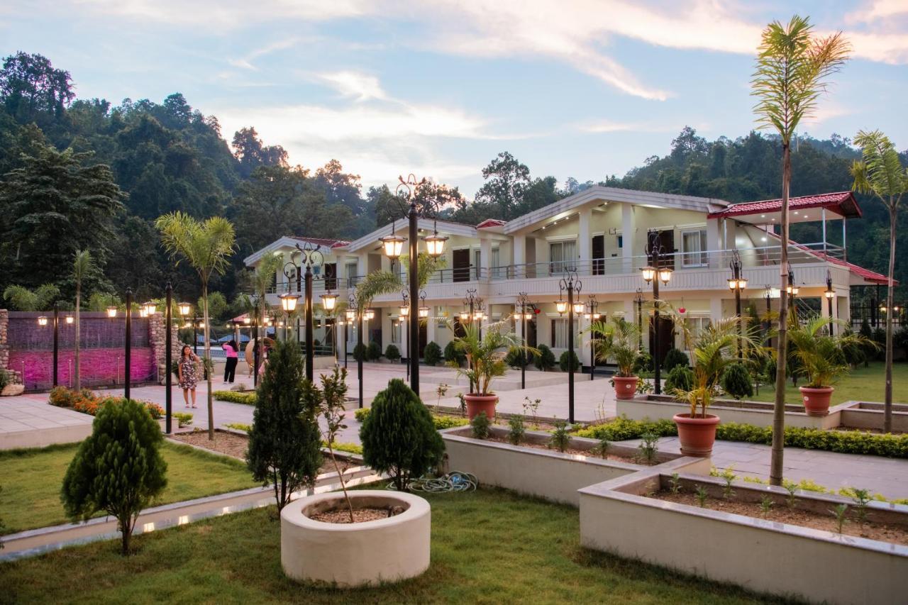 Quick 20 Riverside Hotel Amlekhganj Dış mekan fotoğraf