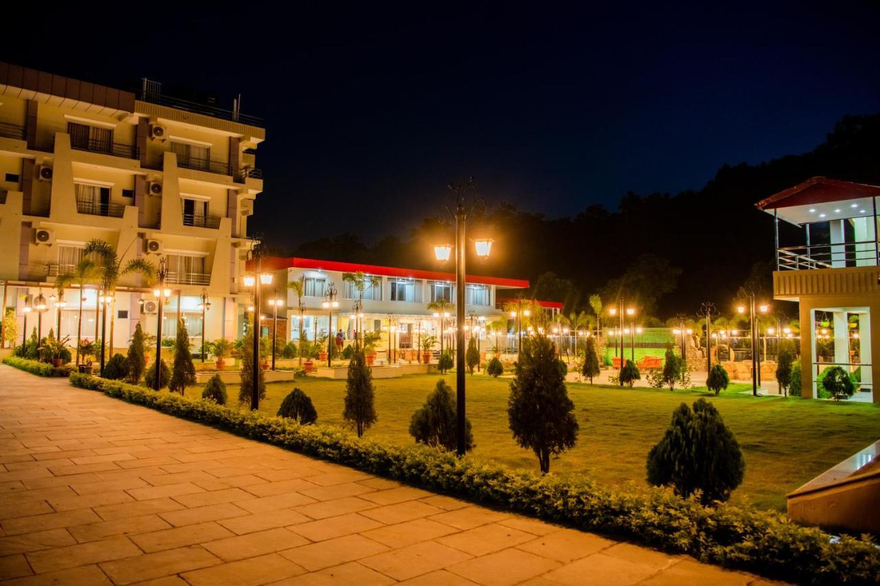 Quick 20 Riverside Hotel Amlekhganj Dış mekan fotoğraf